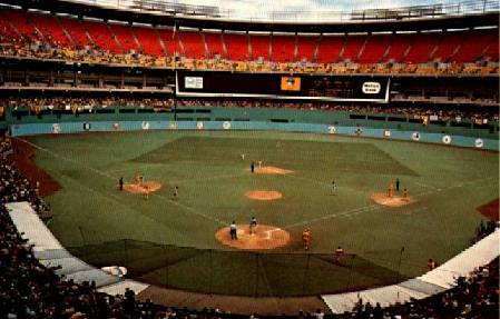 1970 Pittsburgh PIRATES - Three Rivers Stadium Souvenir Book (yearbook)